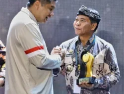 Gubernur Zainal Paliwang Sabet Penghargaan Nasional Atas Keberhasilan Pangkas Pengangguran Regional Kalimantan