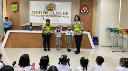 Serunya Belajar Bersama Polisi, Puluhan Murid TK Perguruan Buddhi Datangi Polres Metro Tangerang Kota