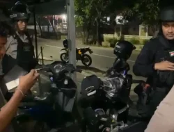 Patroli Brimob Dan Perintis Cegah Balap Liar Saat Patroli Dini Hari di Pinang Ranti Jaktim