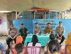 Kapolres Metro Tangerang Kota Turun Langsung ke Kampung Cacing, Dengarkan Keluhan Warga dan Bagikan Sembako