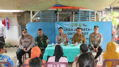 Kapolres Metro Tangerang Kota Turun Langsung ke Kampung Cacing, Dengarkan Keluhan Warga dan Bagikan Sembako