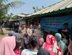 Sambangi Kawasan Slum Area, Polsek Teluknaga Bagikan 50 Paket Sembako dan Serap Aspirasi Warga
