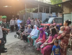 Sambangi Permukiman Padat di Cibodas, Polisi Bagikan Sembako dan Ingatkan Bahaya Narkobaz