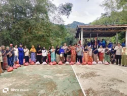 Ekspedisi Green Policing Polda Riau – 17 Desa Kampar Terima Sembako & Cek Kesehatan