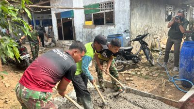 Hari Ke-8 TMMD Ke-129, Satgas Percepat Pengecoran Jalan Lingkungan Sasaran 6 di Desa Wibawamulya