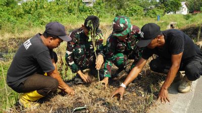 Program TMMD Ke-129 Hijaukan Desa, Warga dan Aparatur Desa Wibawamulya Tanam Ratusan Pohon